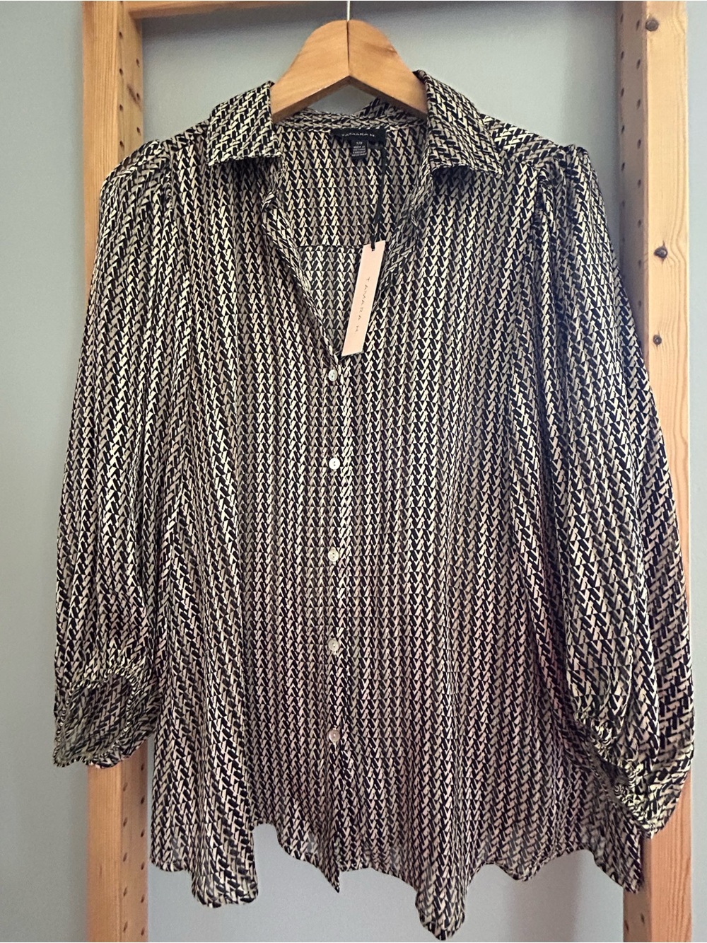 Tamara H Black & Cream Chevron Button-Front 3/4 Sleeve Button Front Blouse Sz S
